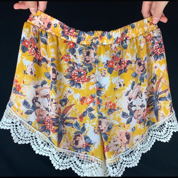 floral shorts - Picture 4 of 4